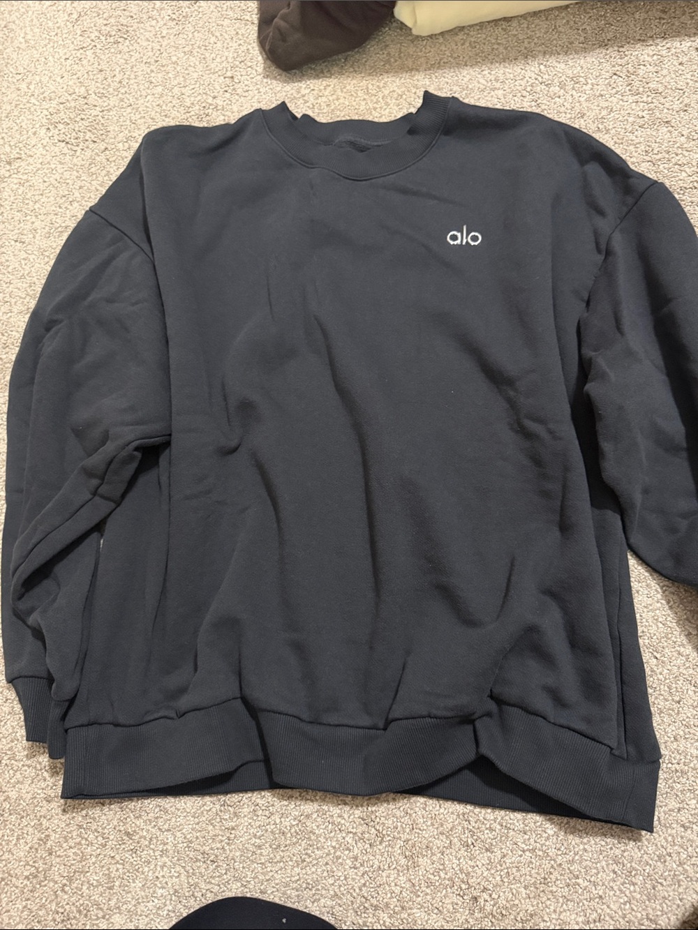 ALO Yoga women’s arachinate Crewneck with Logo